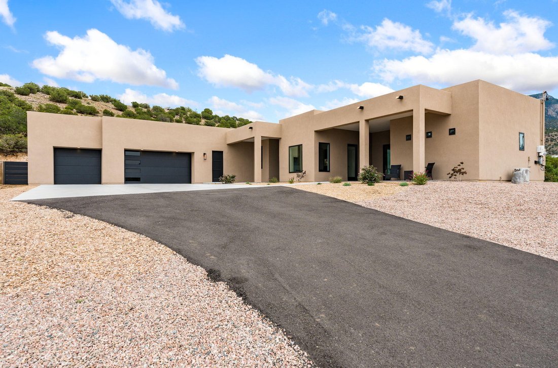 House in Placitas, New Mexico, United States 1 - 19020072