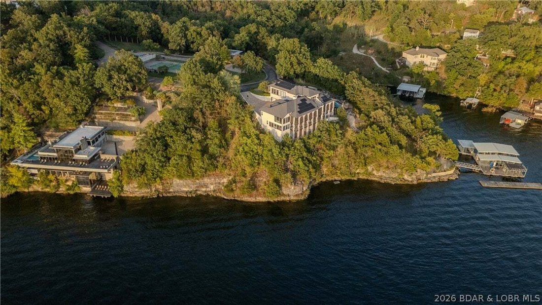 House in Lake Ozark, Missouri, United States 3 - 19020107
