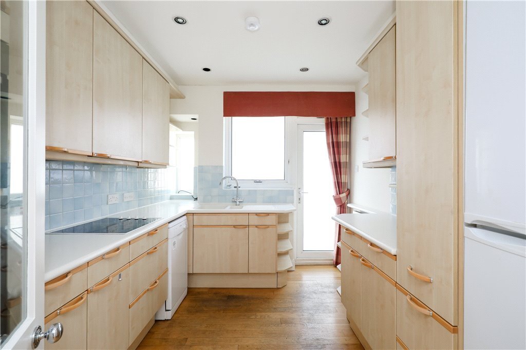 Bungalow in Wimbledon, Merton, England 5 - 19020093