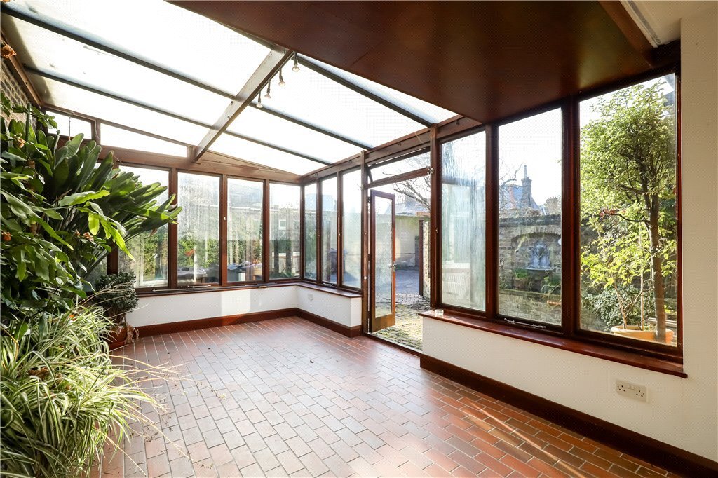 Bungalow in Wimbledon, Merton, England 3 - 19020093