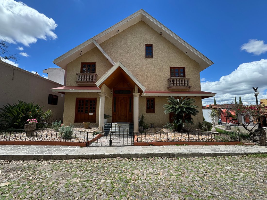 House in San Miguel de Allende, Guanajuato, Mexico 1 - 19020027