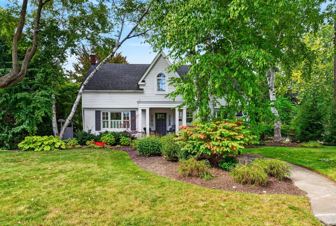 House in Burlington, Ontario, Canada 2 - 19022324