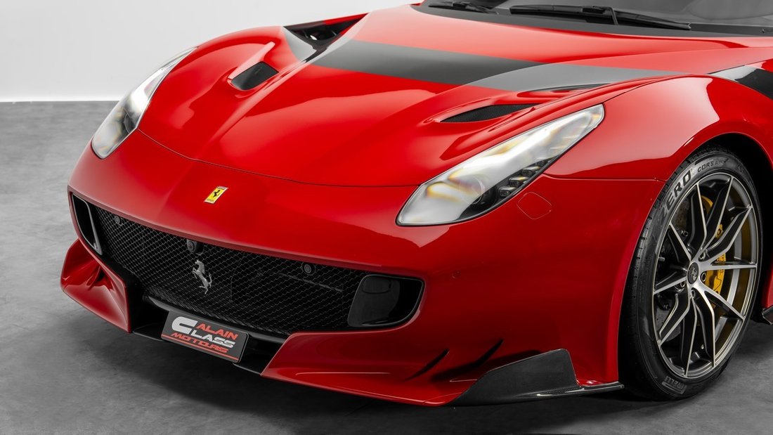 Coupe in Dubai, United Arab Emirates 5 - 19027223