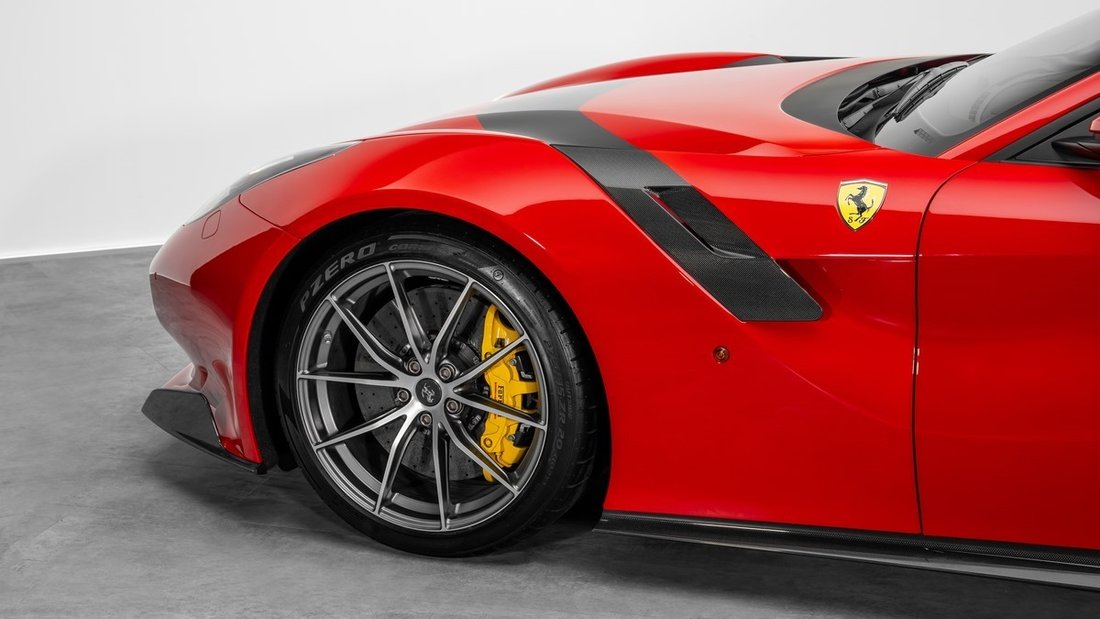 Coupe in Dubai, United Arab Emirates 4 - 19027223