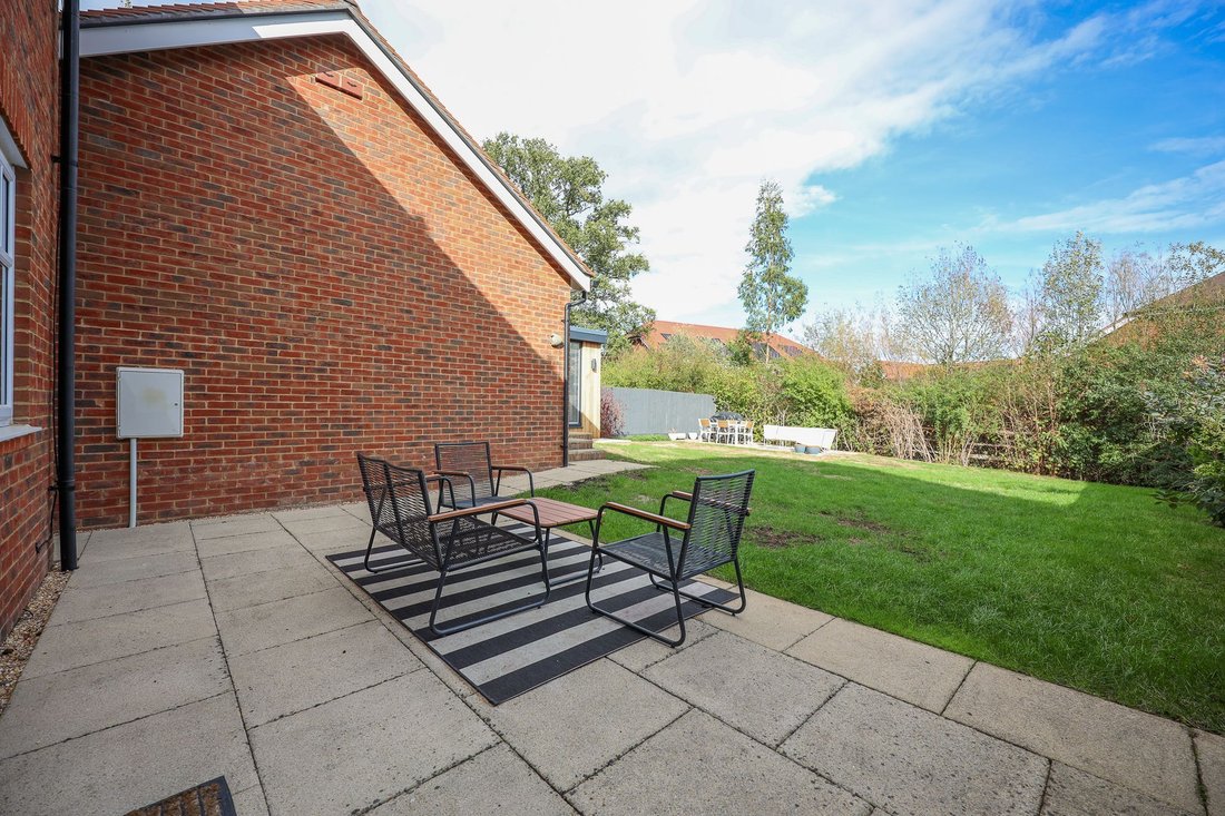 House in Burgess Hill, England 2 - 19021715