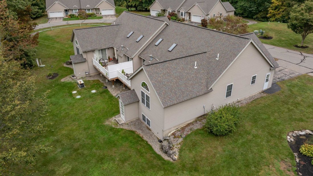 Condo in East Kingston, New Hampshire, United States 5 - 19031908