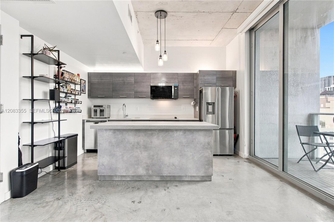 Condo in Miami, Florida, United States 3 - 19024993