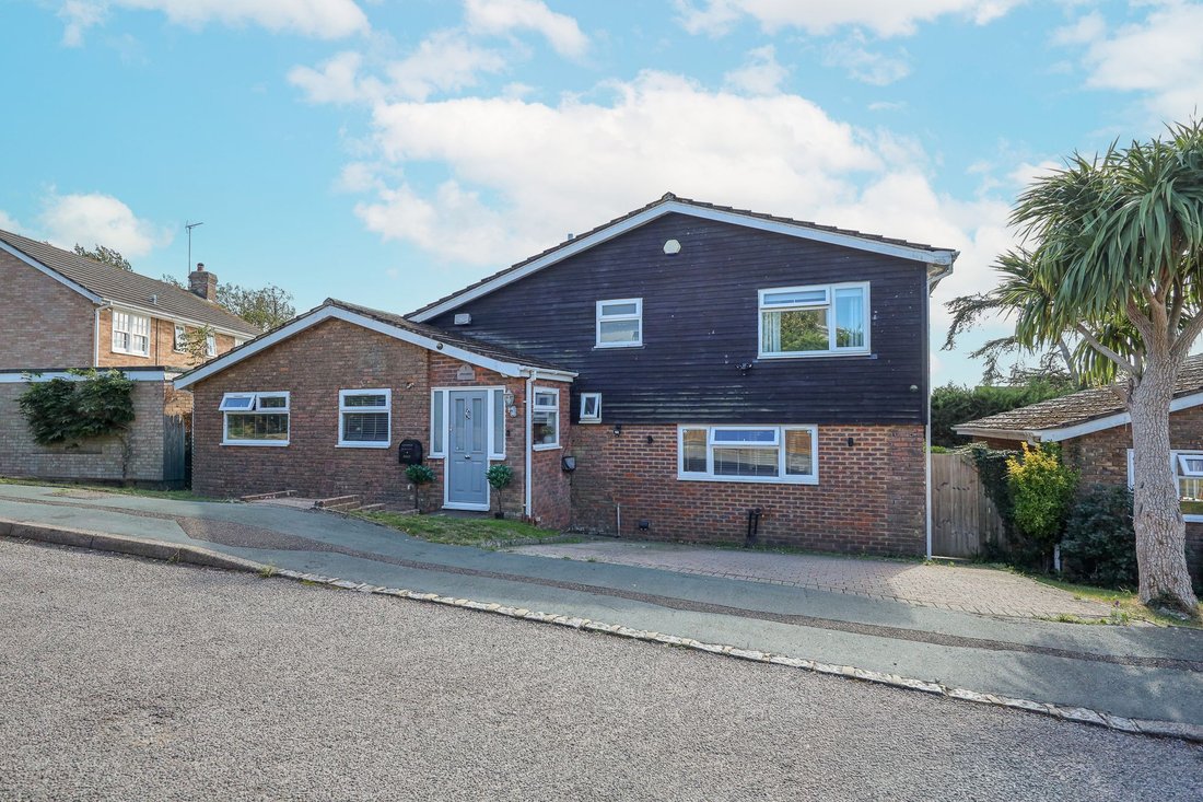 House in Burgess Hill, England 1 - 19030012