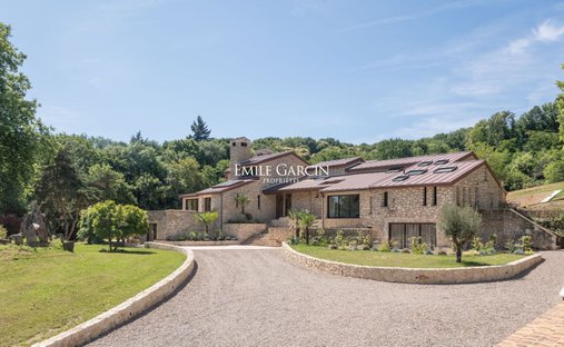 Villa in Domaine National du Château, Versailles, France 1