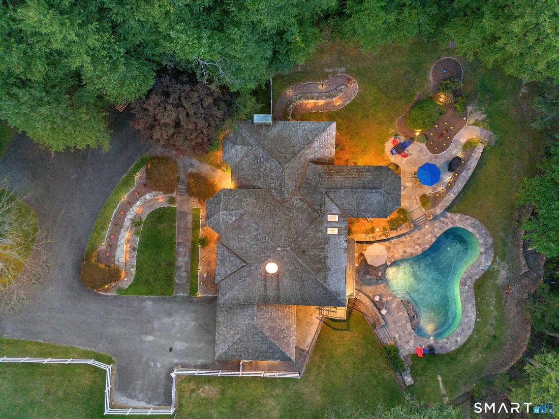 House in Woodbury, Connecticut, United States 2 - 19035082