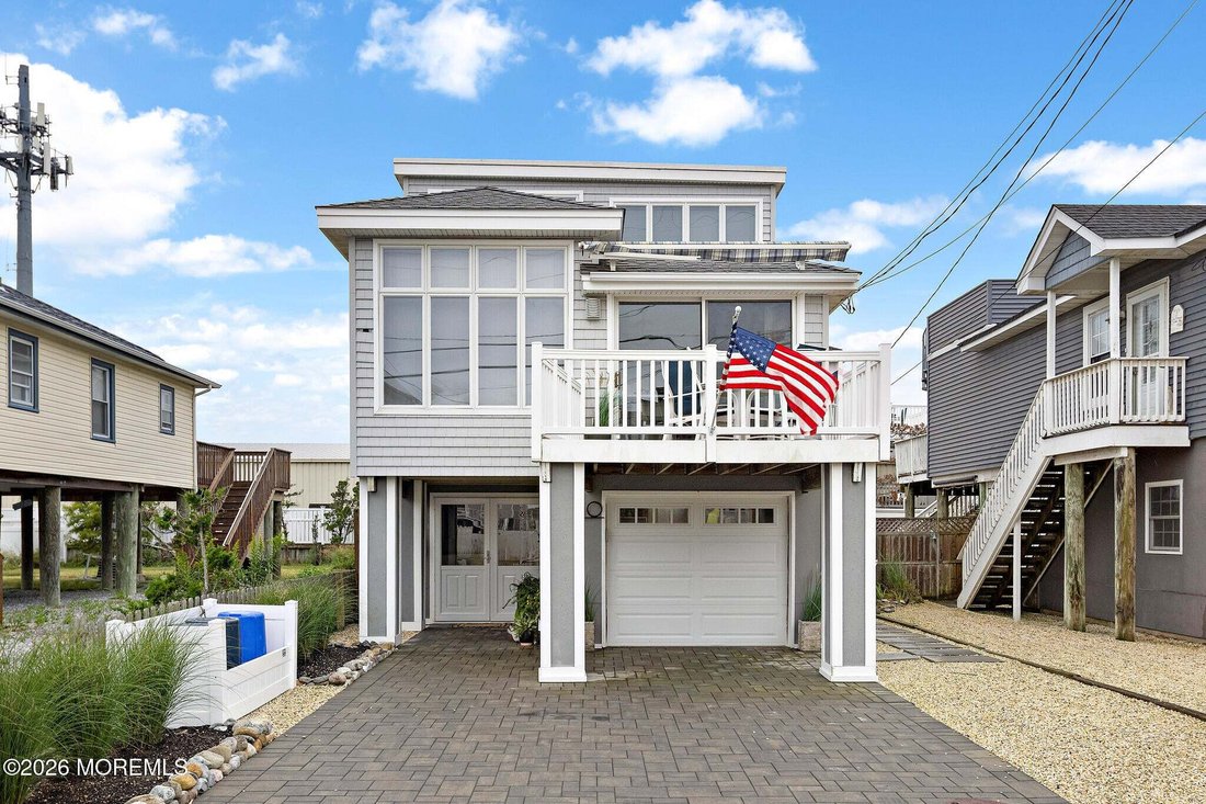 House in Ship Bottom, New Jersey, United States 1 - 19023001