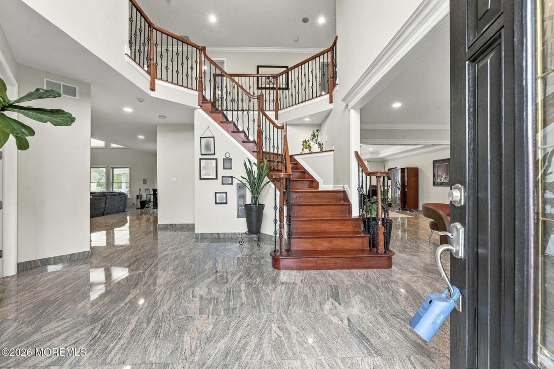 House in Marlboro Township, New Jersey, United States 3 - 19027555
