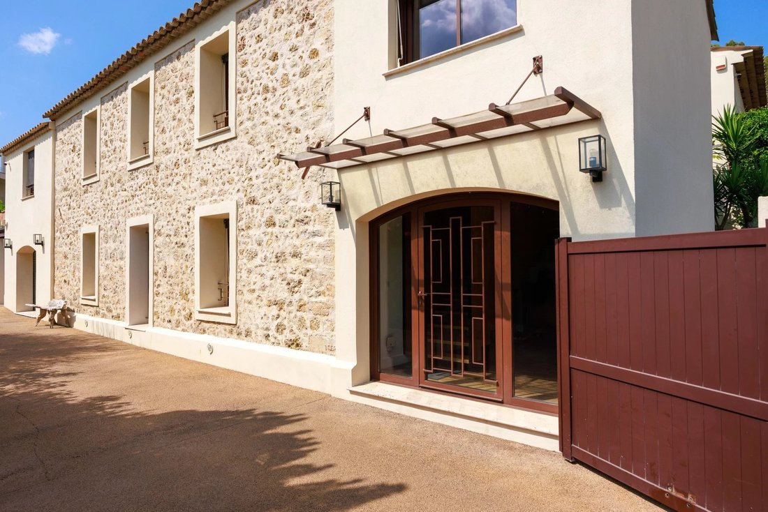 Casa de Campo en Mougins, Provenza-Alpes-Costa Azul, Francia 4 - 19029786