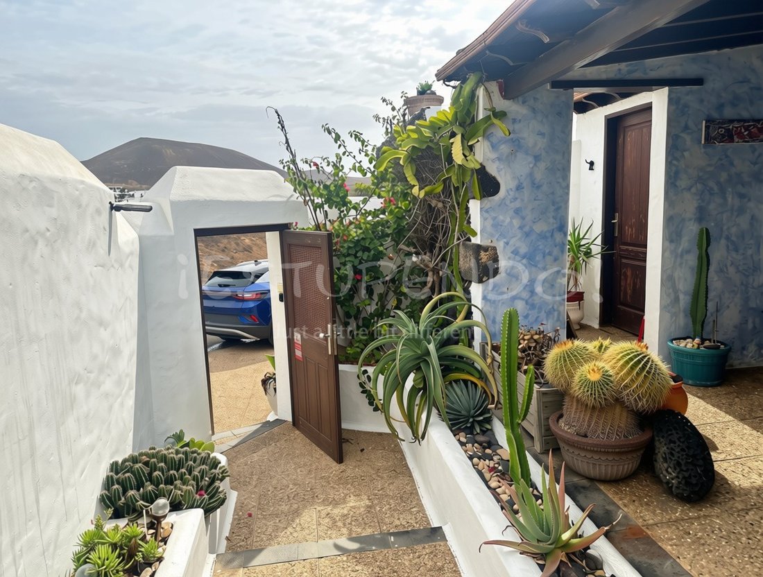 Villa in Teguise, Kanarische Inseln, Spanien 5 - 19033728