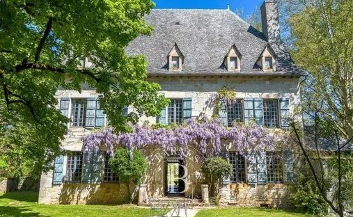 Domaine à Zone Urbaine Ouest, Figeac, France 1