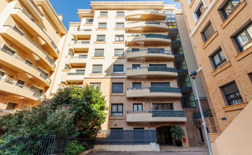 Apartment in Santo António dos Cavaleiros, Lisbon, Portugal 1