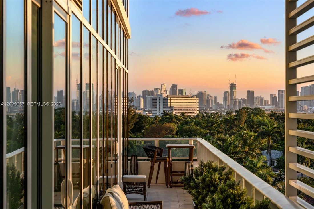 Condo in Miami Beach, Florida, United States 1 - 19024886