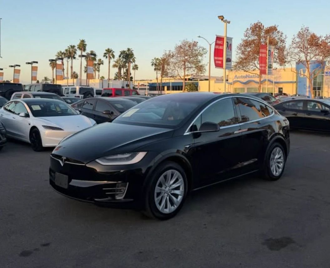 Suv in Costa Mesa, CA, United States 3 - 19025890