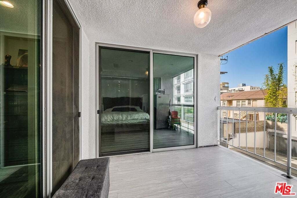 Condo in Beverly Hills, California, United States 5 - 19023295