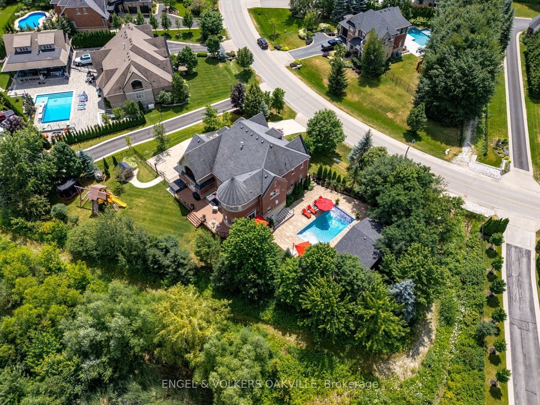 House in Halton Hills, Ontario, Canada 3 - 19027784