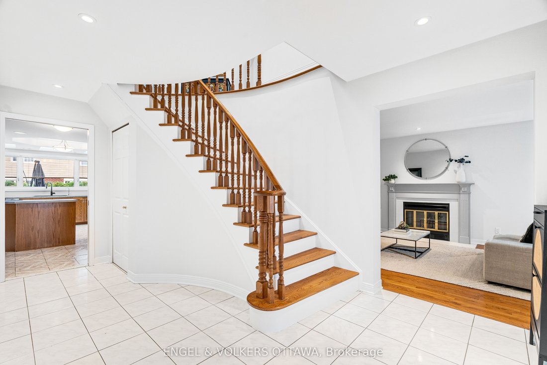House in Ottawa, Ontario, Canada 5 - 19027791