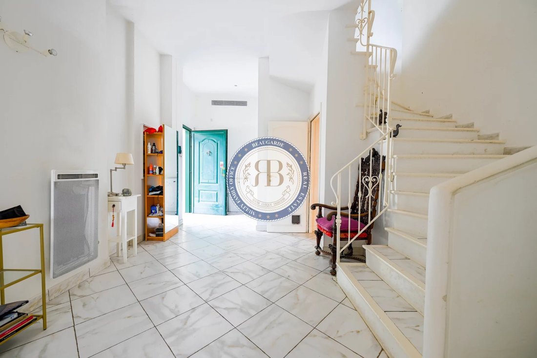Casa en Châteauneuf-Grasse, Provenza-Alpes-Costa Azul, Francia 2 - 19029937