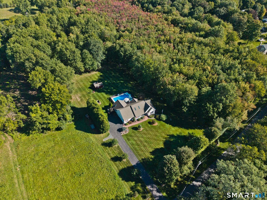 House in Suffield, Connecticut, United States 3 - 19032427