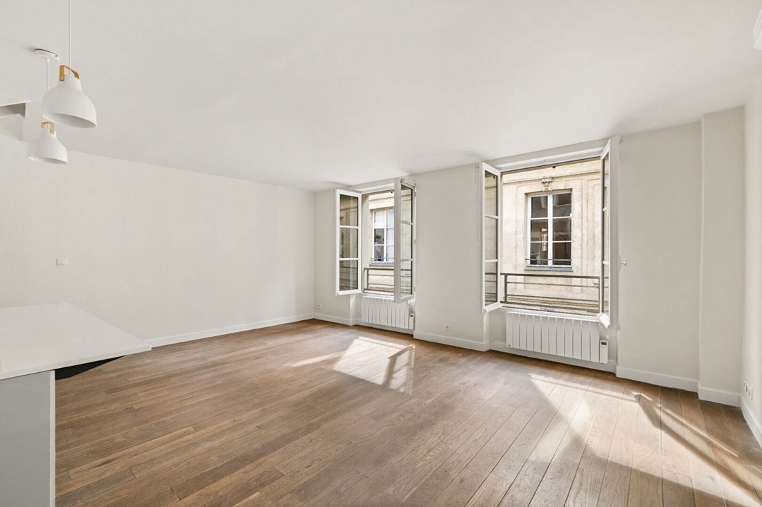 Apartment in Palais Royal, Paris 1er Arrondissement, Paris 1 - 19027780