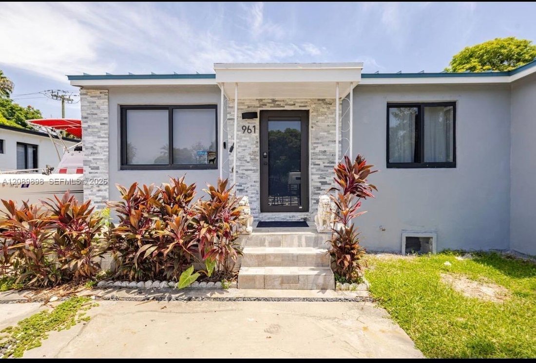 House in Miami, Florida, United States 1 - 19025079