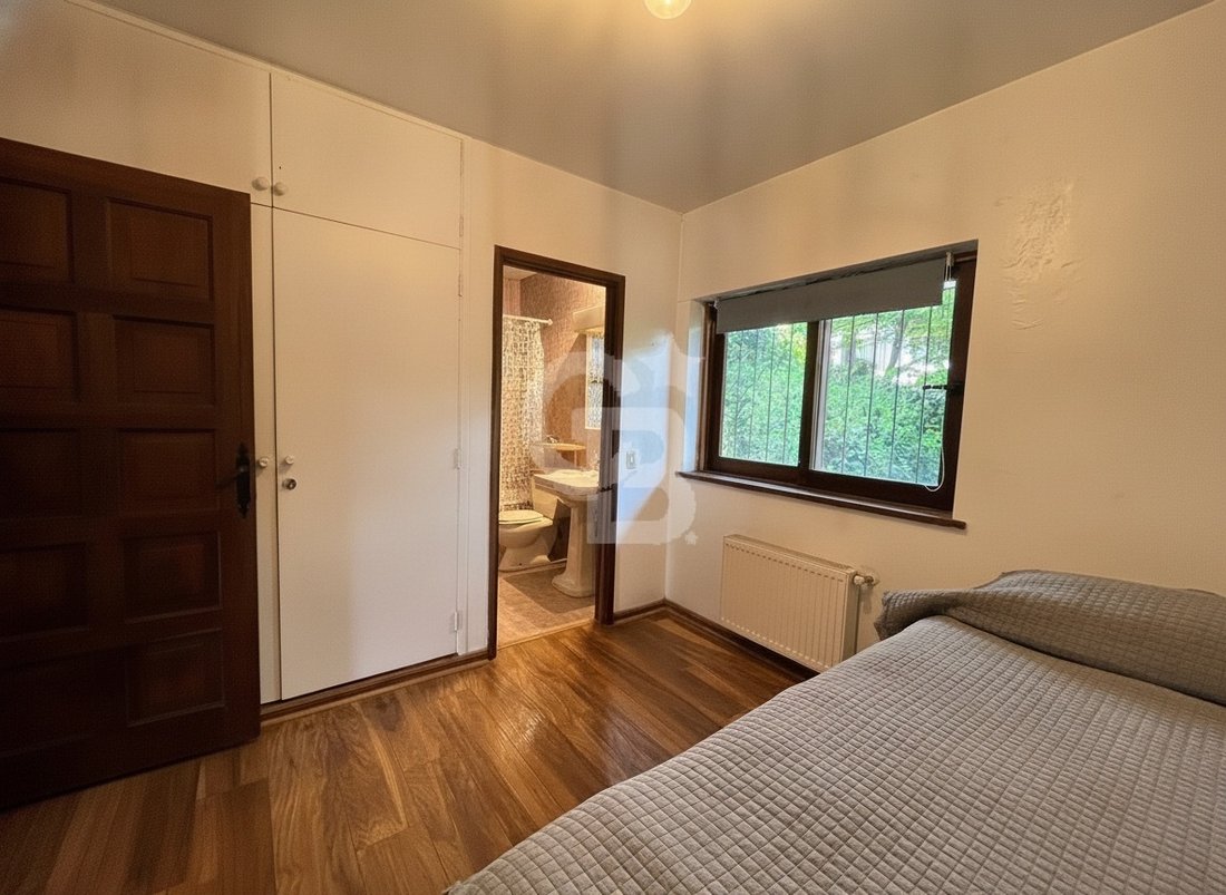House in Vitacura, Santiago Metropolitan Region, Chile 5 - 19029044