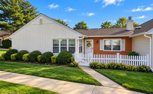 Condo in Sayville, New York, United States 1