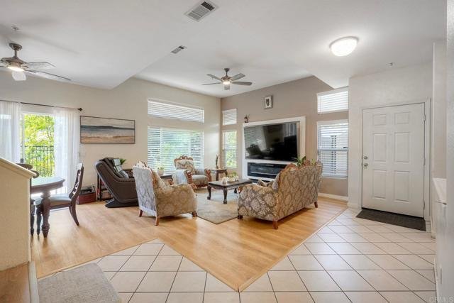 Condo in Vista, California, United States 3 - 19025432