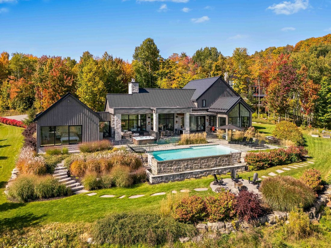 House in Saint-Sauveur, Quebec, Canada 2 - 19025206