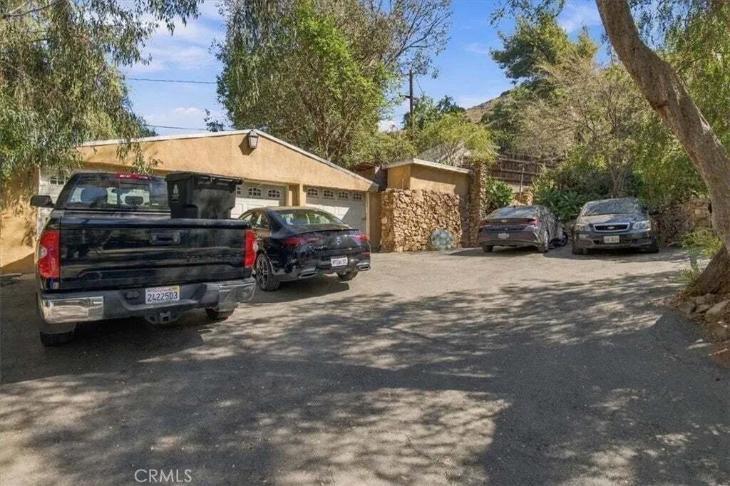 Los Angeles, California, United States 3 - 19020971