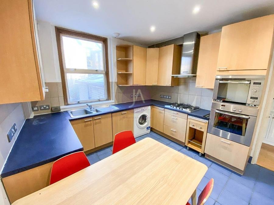 Townhouse in West Hampstead, Camden, England 3 - 19023010
