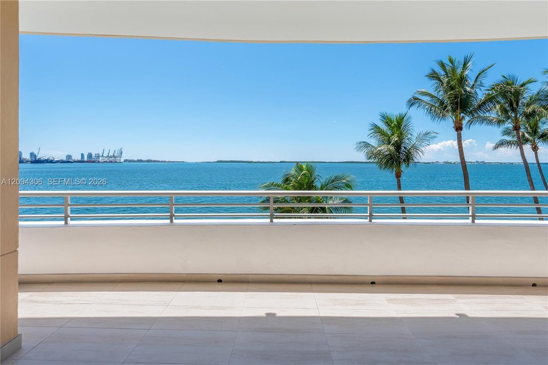 Condo in Miami, Florida, United States 3 - 19024883