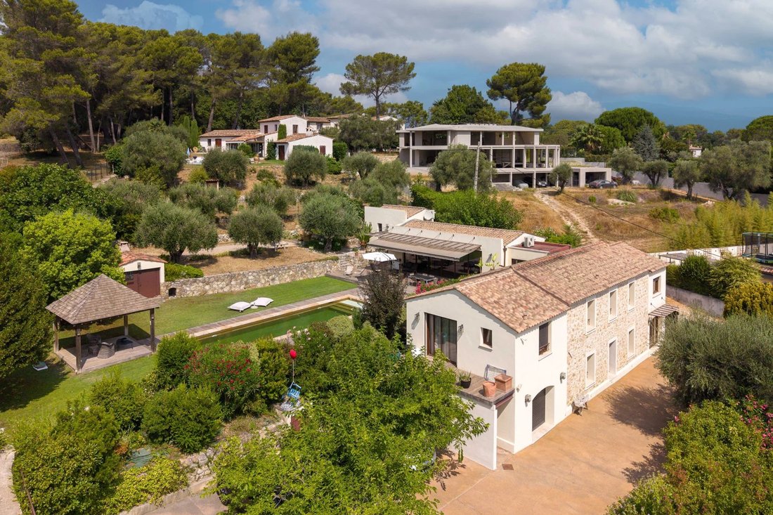 Casa de Campo en Mougins, Provenza-Alpes-Costa Azul, Francia 1 - 19029786