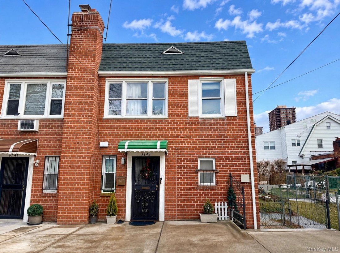House in New York, New York, United States 1 - 19012692
