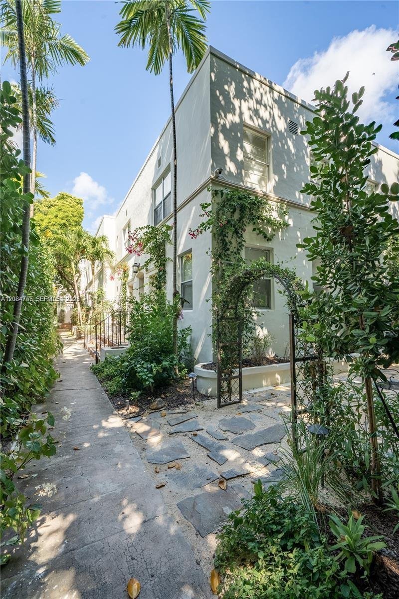 Miami Beach, Florida, United States 2 - 19025160
