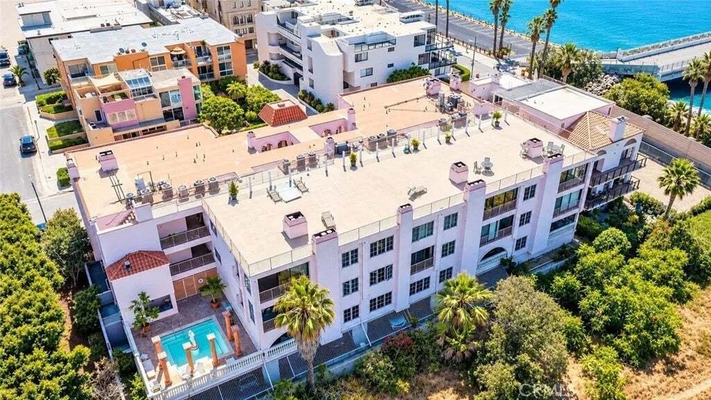 Condo in Los Angeles, California, United States 2 - 19029431