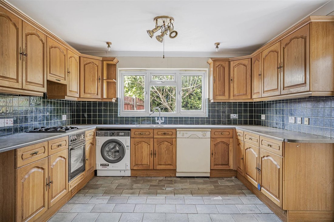 House in Kingston Upon Thames, Royal Borough of Kingston upon Thames, England 2 - 19020779