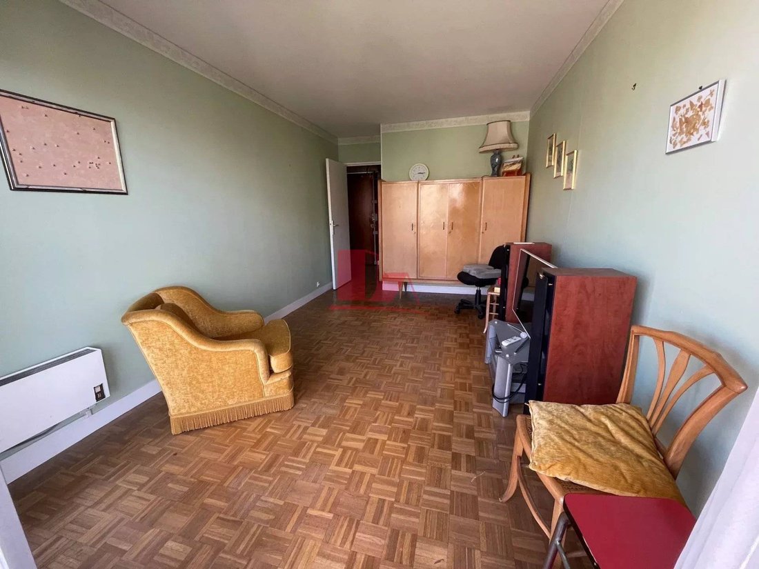 Apartment in Espaces Jeunes, Issy-les-Moulineaux, France 2 - 16784753