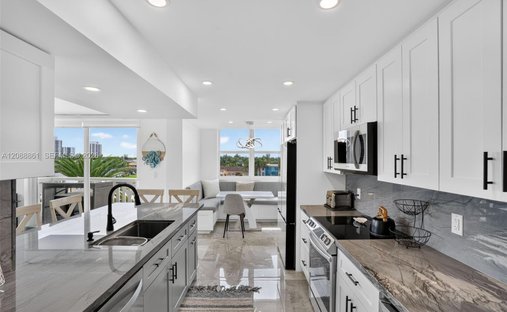 Condo in Hallandale Beach, Florida, United States 1