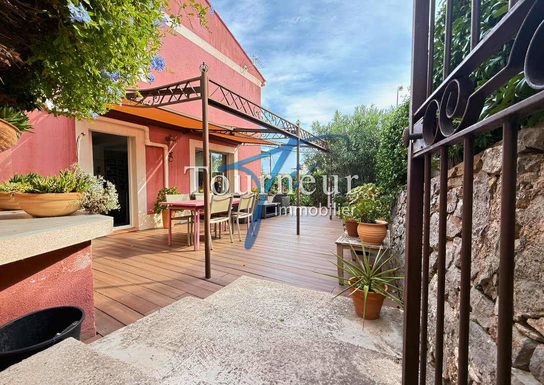 Villa in Nord, Sanary-sur-Mer, France 1 - 19027901