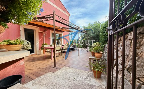 Villa in Nord, Sanary-sur-Mer, France 1