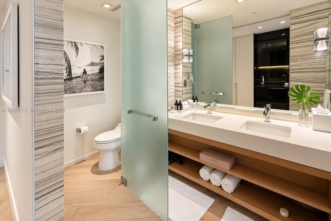 Condo in Miami Beach, Florida, United States 5 - 19025016