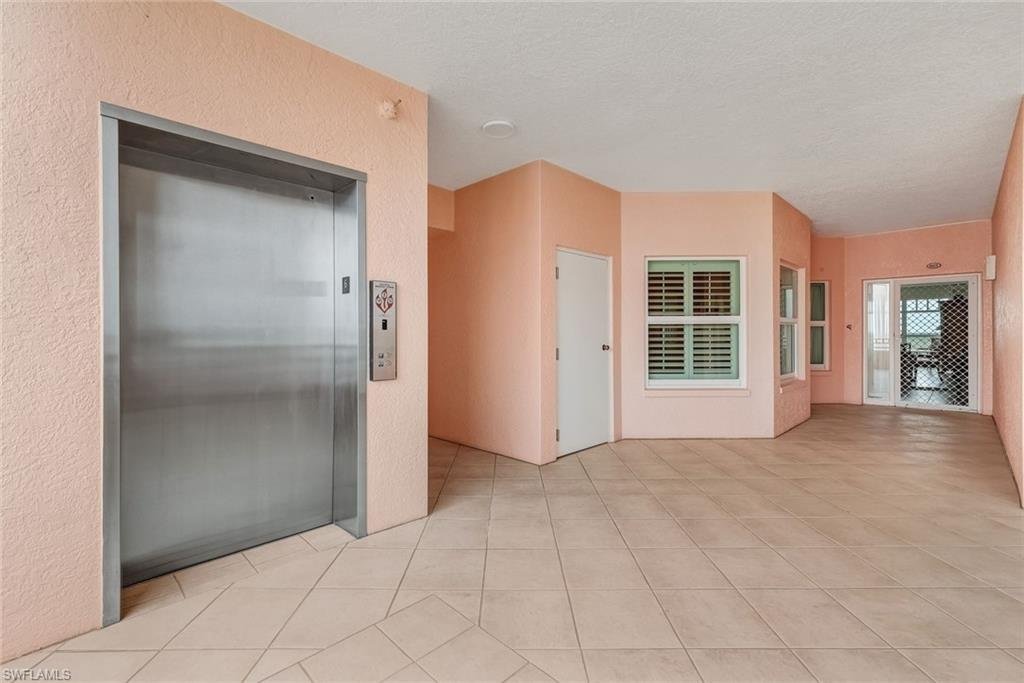 Townhouse in Bonita Springs, Florida, United States 5 - 19021150