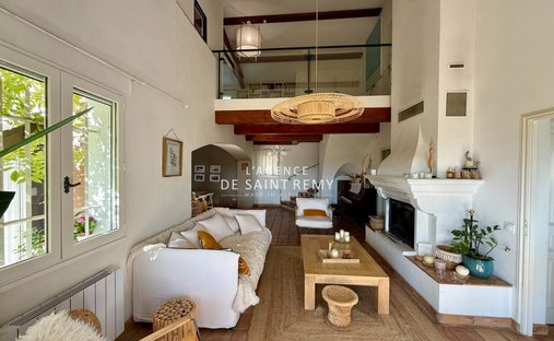 Villa in Eyragues, Provence-Alpes-Côte d'Azur, France 1