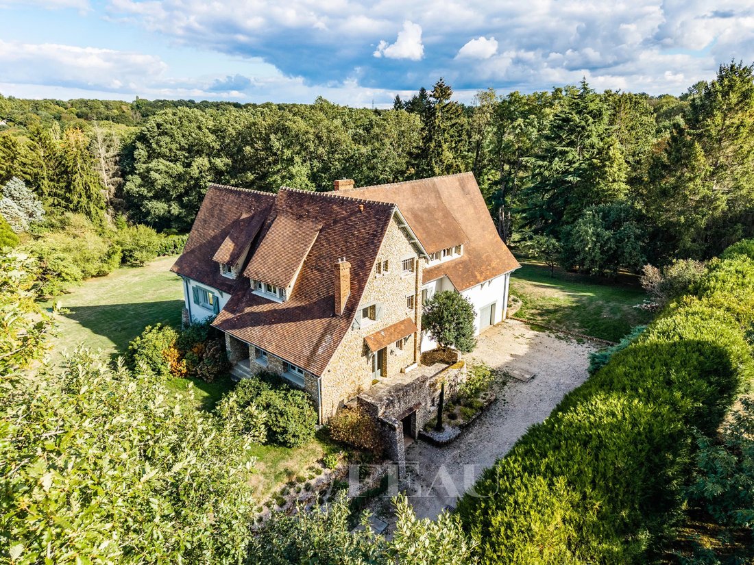 House in Montfort-l'Amaury, Ile-de-France, France 3 - 19029461
