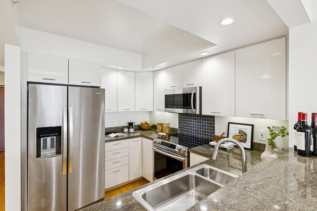 Condo in San Francisco, California, United States 4 - 19027476